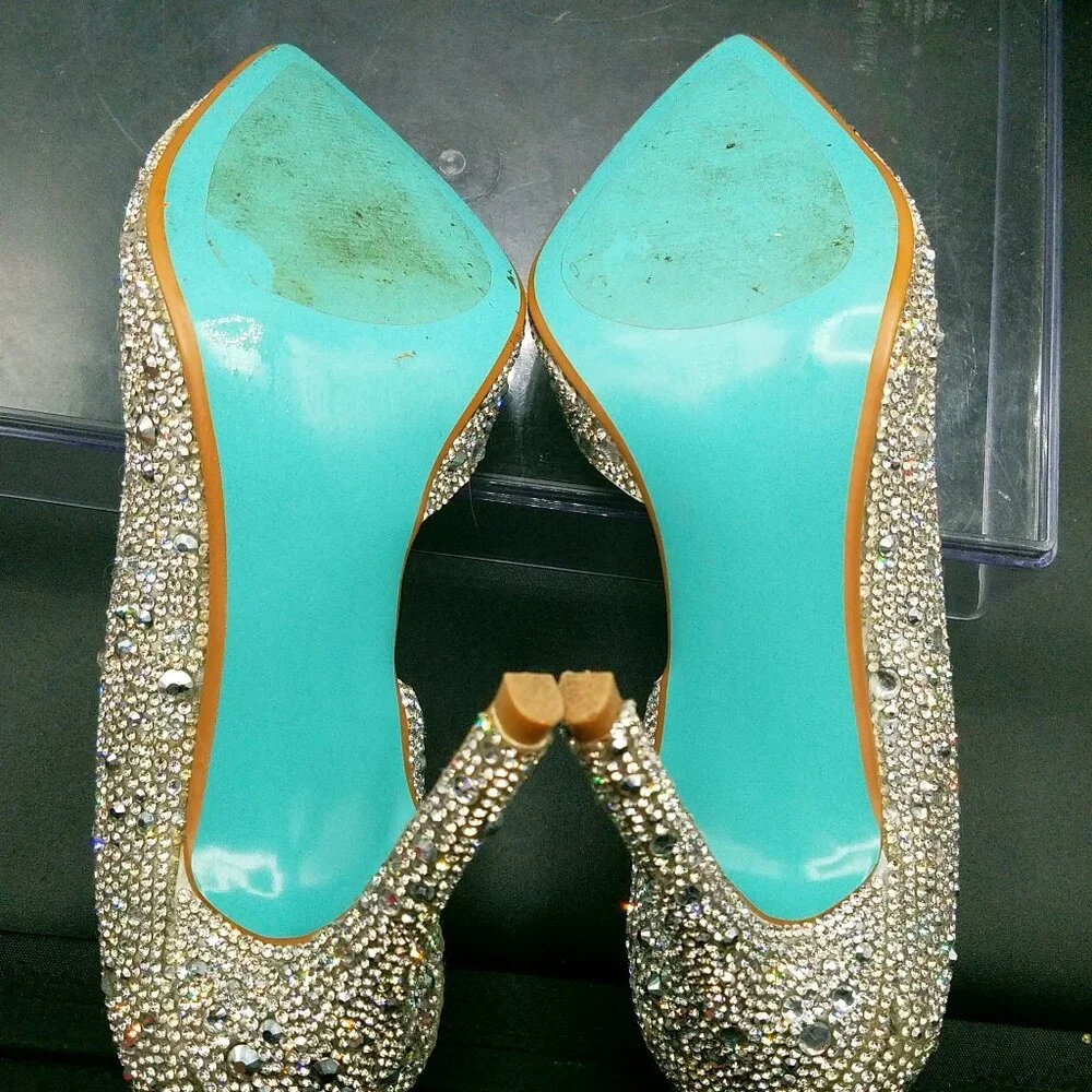 Betsey Johnson Shary Silver Rhinestone Pumps Size 7.5M - Great Pre-Owned - Picture 11 of 16